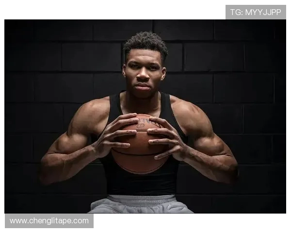 扬尼斯·阿德托昆博：从希腊篮球少年到NBA超级巨星的传奇之路