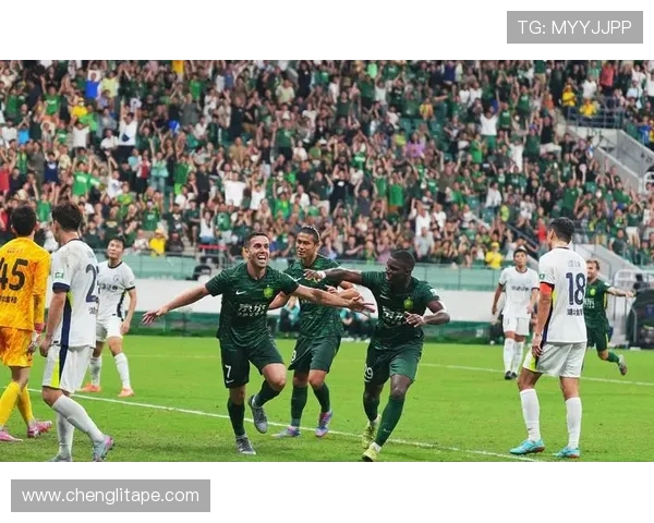 山东泰山主场激战北京国安巅峰对决再燃中超冠军悬念