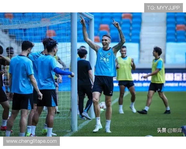 深圳新鹏城主场迎战梅州客家两队鏖战激烈力争中超积分关键胜利