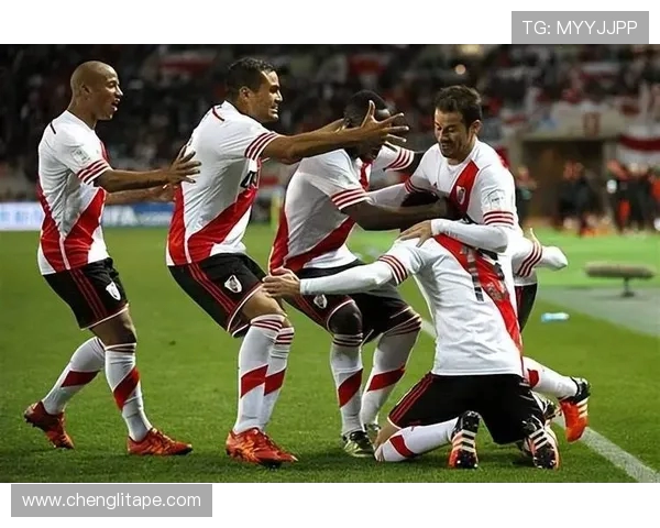 深入分析上海网球队阵地战战术及其在比赛中的应用与优势 深入分析上海网球队阵地战战术及其在比赛中的应用与优势