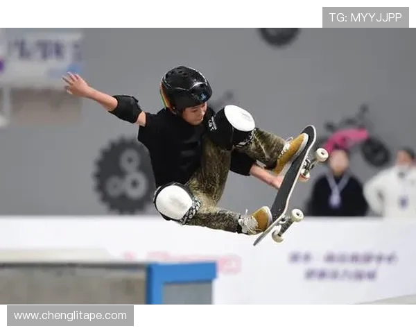 滑板之美:深入了解杭州滑板队的默契与配合技巧 滑板之美:深入了解杭州滑板队的默契与配合技巧