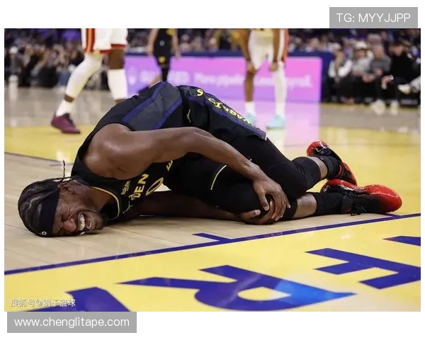 开拓者与勇士激烈对决 双方争夺季后赛席位关键战役再度上演 开拓者与勇士激烈对决 双方争夺季后赛席位关键战役再度上演